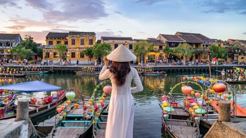 7D DANANG HANOI FANSIPAN HALONG (SPECIAL NATAL) by Vietjet Airlines