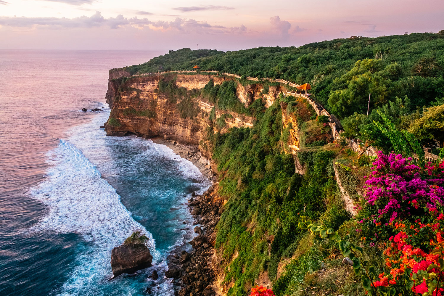 3D/2N Bali Uluwatu Free & Easy Tour – Minimum 4 Pax